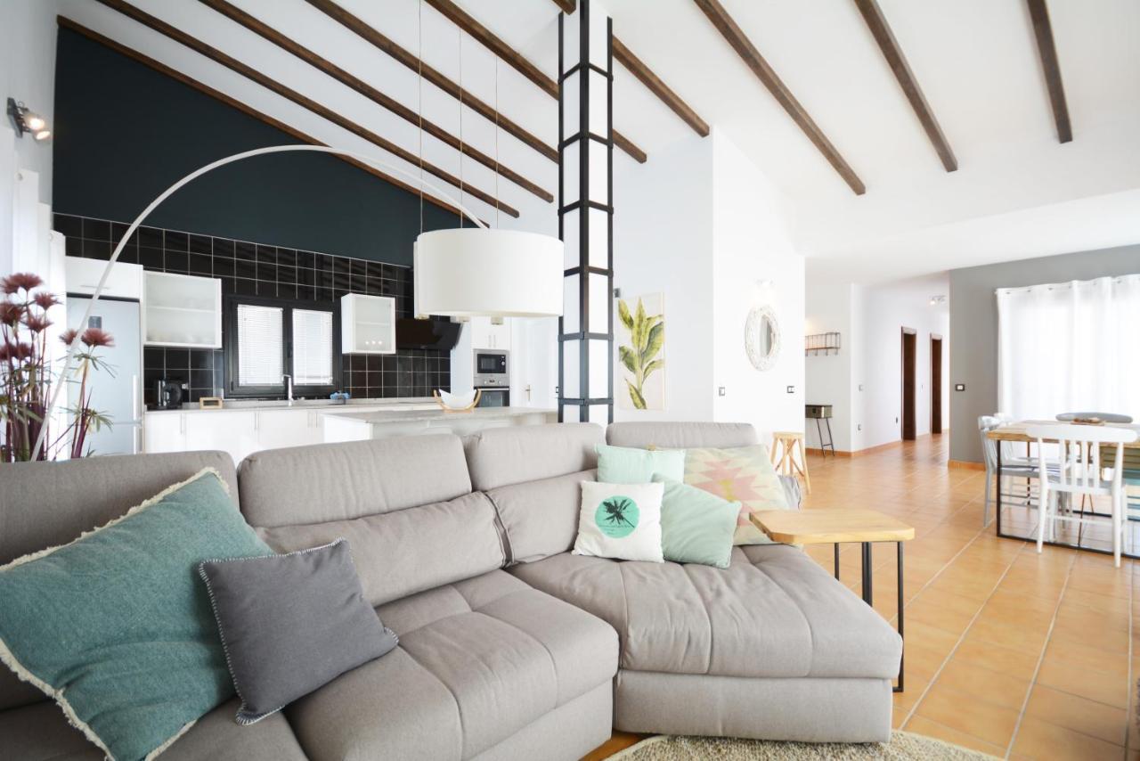 Beautiful Spacious Villa With Private Heated Pool In Lajares Eksteriør bilde