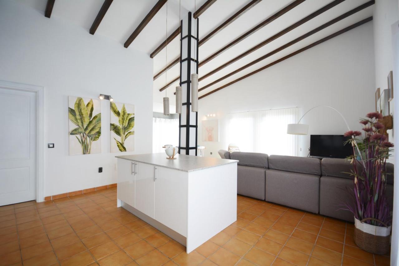 Beautiful Spacious Villa With Private Heated Pool In Lajares Eksteriør bilde
