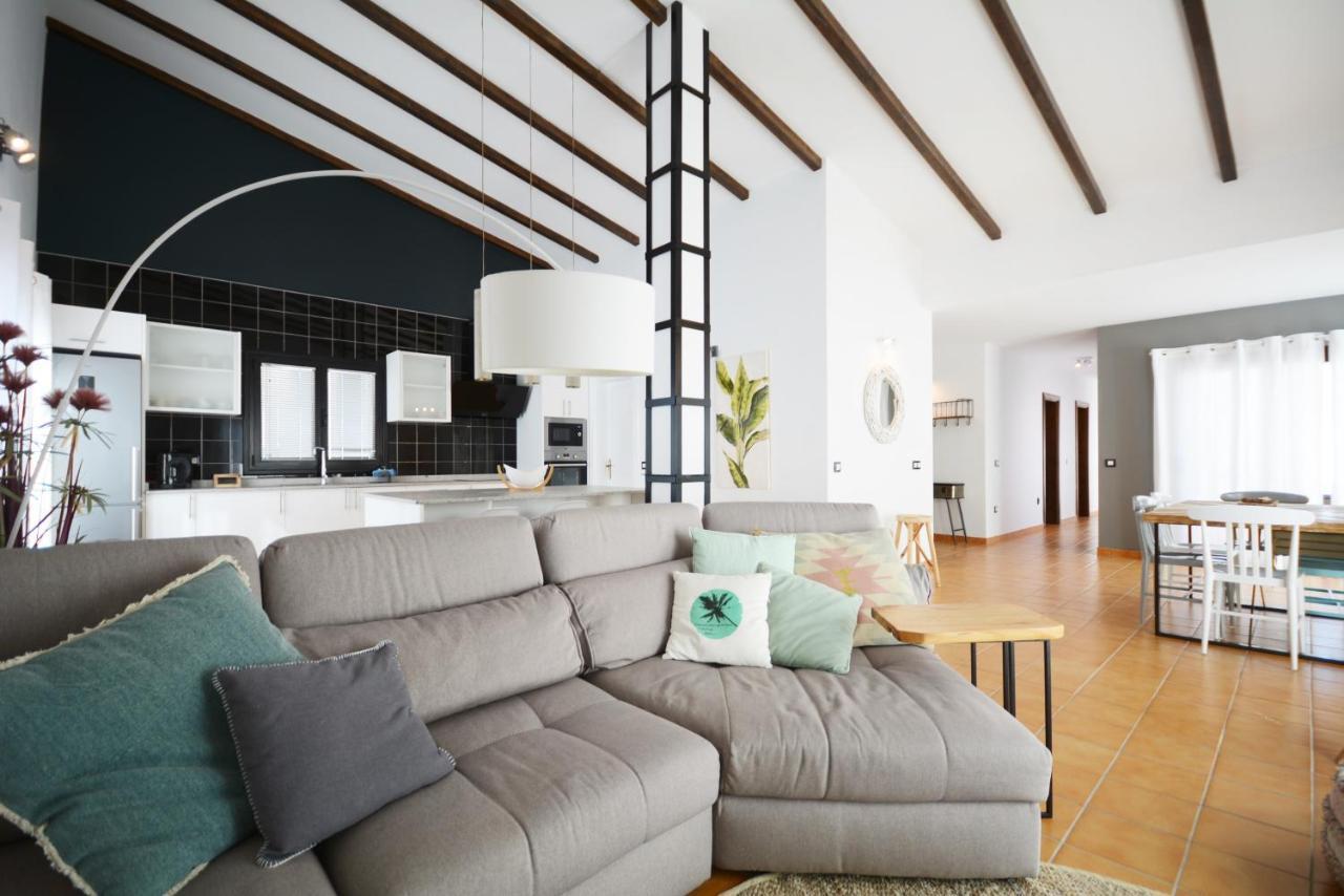 Beautiful Spacious Villa With Private Heated Pool In Lajares Eksteriør bilde