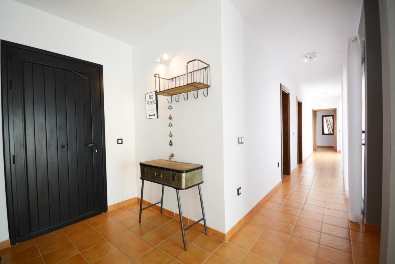 Beautiful Spacious Villa With Private Heated Pool In Lajares Eksteriør bilde