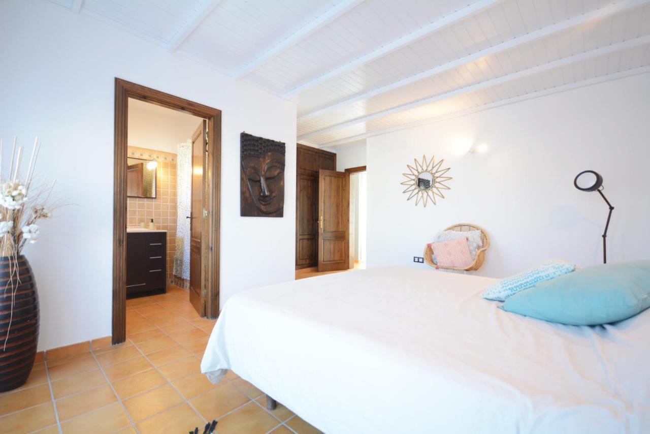 Beautiful Spacious Villa With Private Heated Pool In Lajares Eksteriør bilde