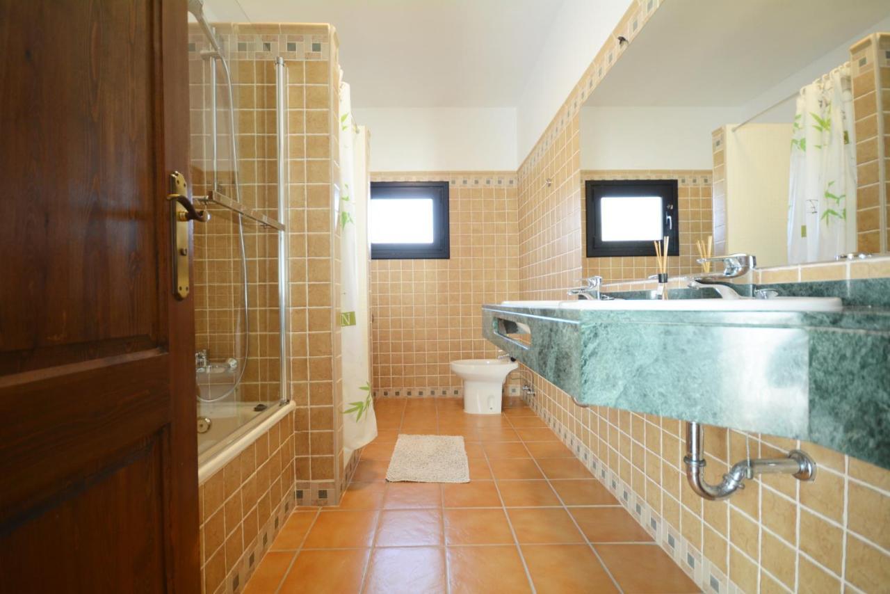 Beautiful Spacious Villa With Private Heated Pool In Lajares Eksteriør bilde