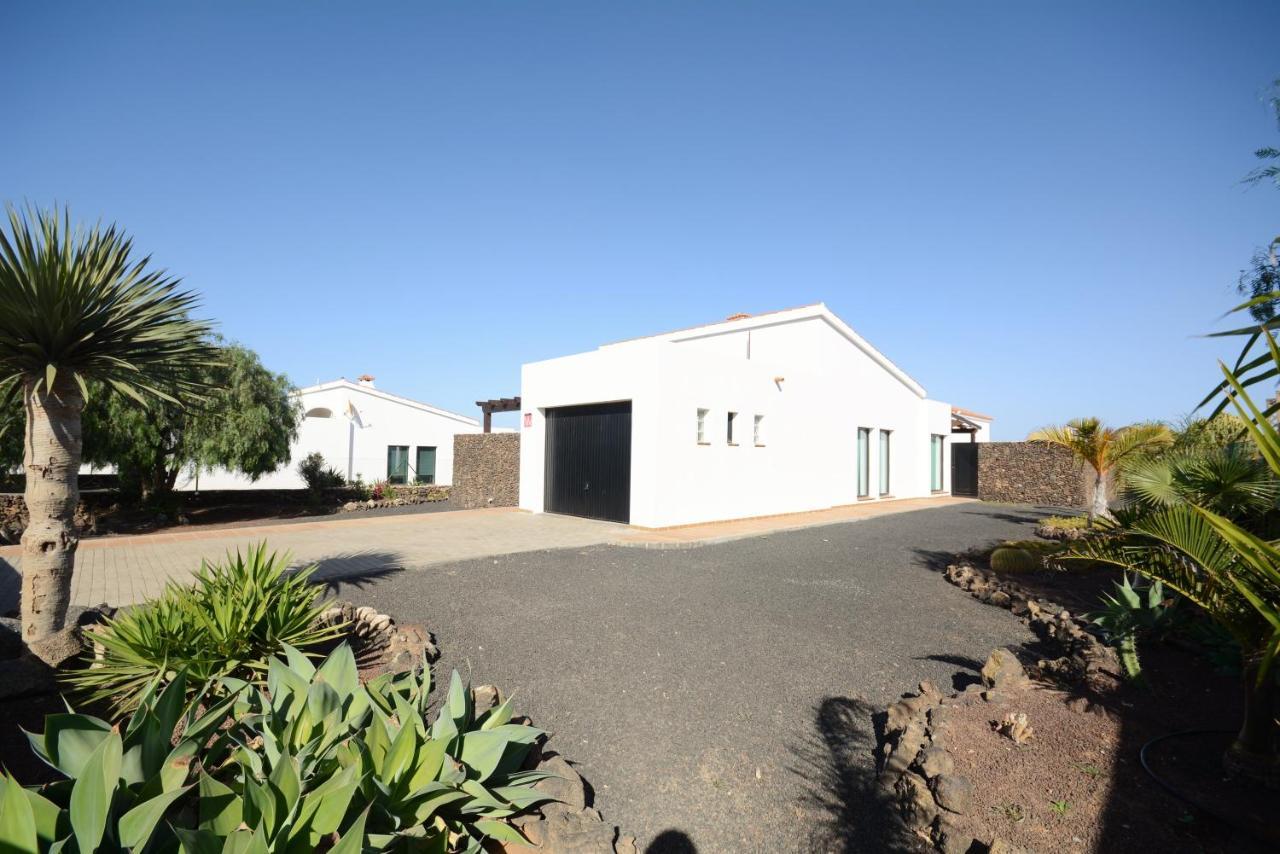 Beautiful Spacious Villa With Private Heated Pool In Lajares Eksteriør bilde