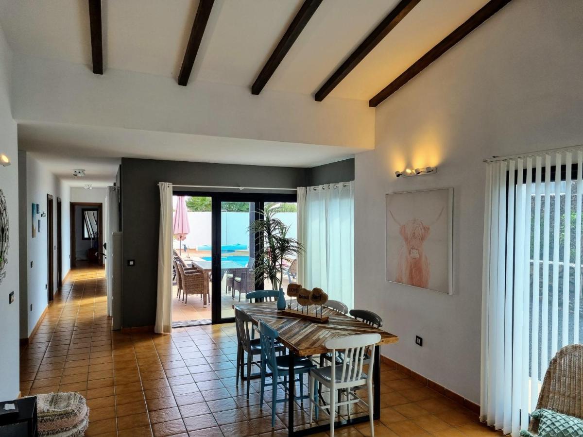 Beautiful Spacious Villa With Private Heated Pool In Lajares Eksteriør bilde